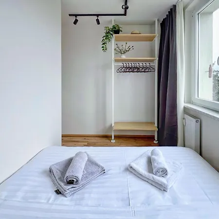 Jana's Wow Apt, 3 Room, Free Parking, 15'airpt, 25'city Prag