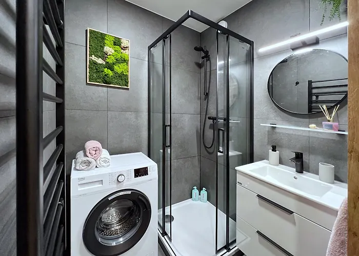 Jana's Wow Apt, 3 Room, Free Parking, 15'airpt, 25'city Apartament *