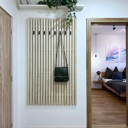 Апартаменты Jana's Wow Apt, 3 Room, Free Parking, 15'airpt, 25'city Прага